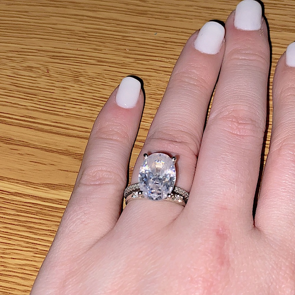 **SILVER CZ DIAMOND RING SIZE 6 💍 - Picture 4 of 9